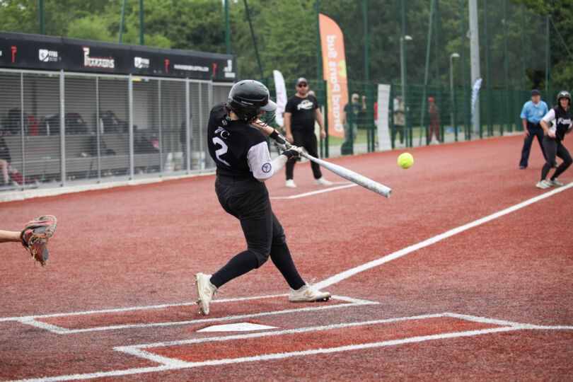 Division 1 Féminine Softball 2026 : Saint-Raphaël toujours intouchable, Pessac et Évry-Courcouronnes suivent le rythme